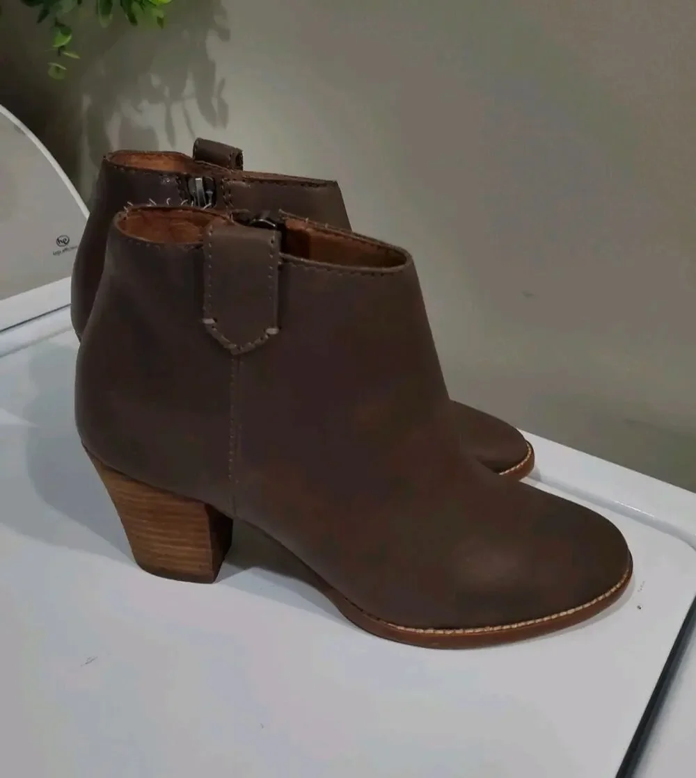 Madewell Booties size 6